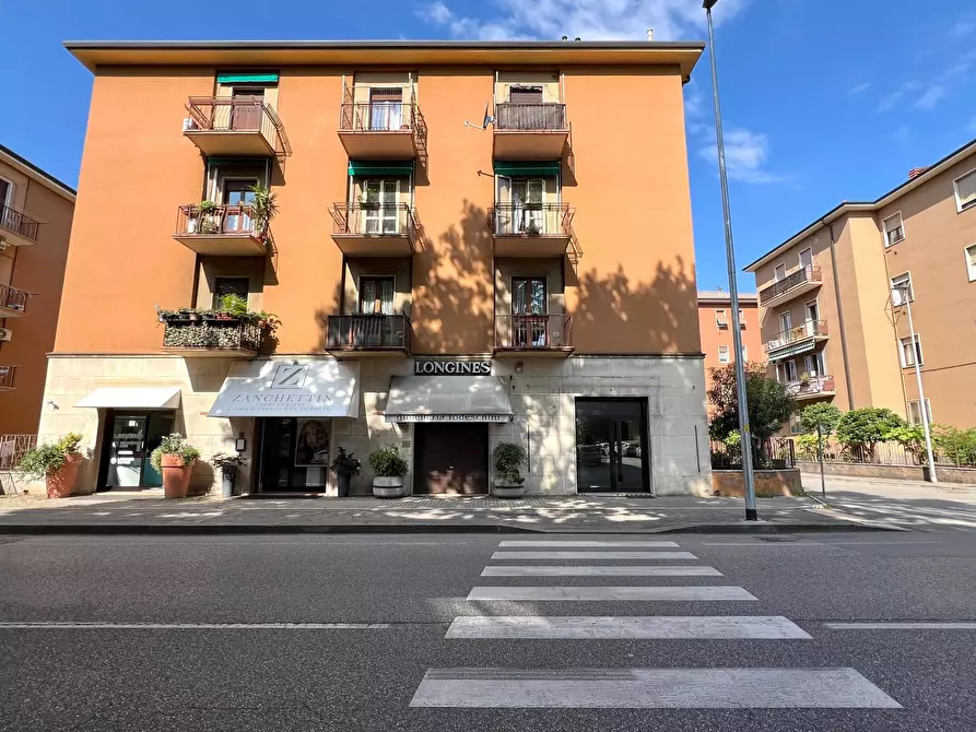 Immagine 1 di Locale commerciale in affitto  in Via Colonnello Giovanni Fincato 43D a Verona