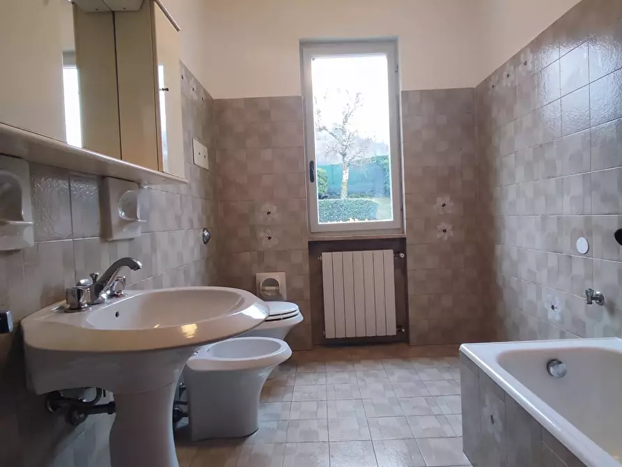 Immagine 19 di Appartamento in affitto  in via paratico a Capriolo