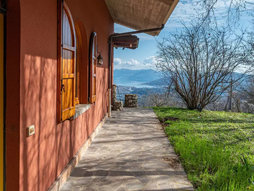 Immagine 1 di Villa in vendita  in Via strada del colle a Adrara San Martino