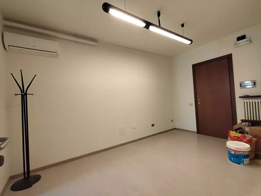 Immagine 2 di Ufficio in affitto  in VIA VITTORIO VENETO a Sarnico