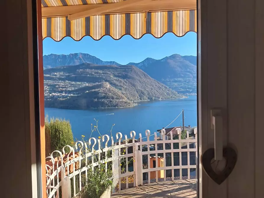 Immagine 7 di Appartamento in vendita  in Via moia a Tavernola Bergamasca