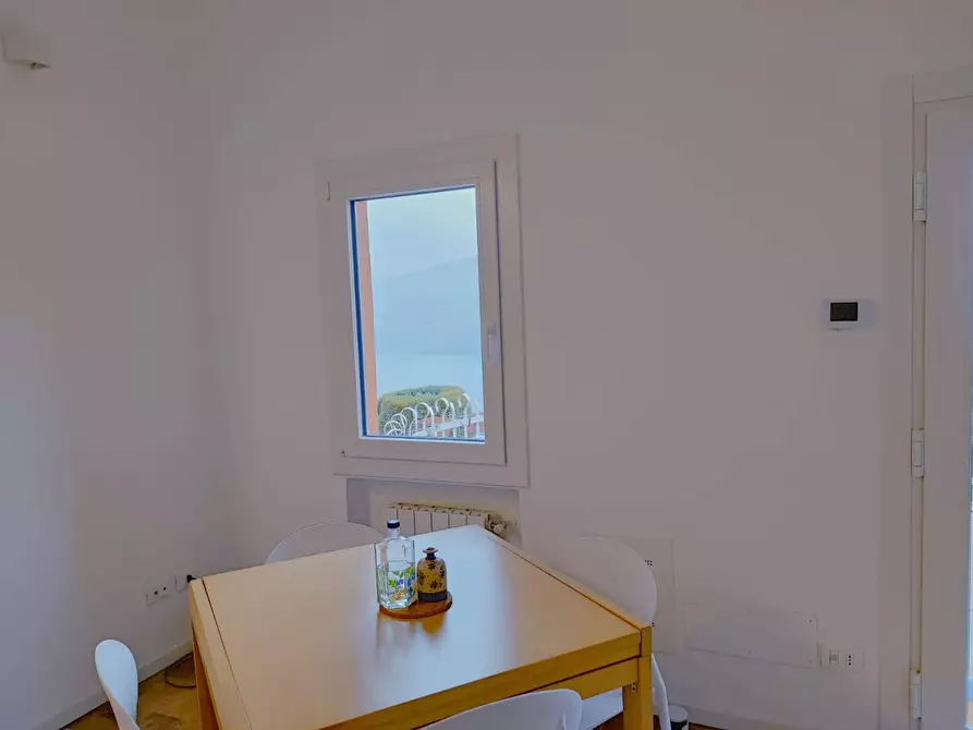 Immagine 4 di Appartamento in vendita  in Via moia a Tavernola Bergamasca