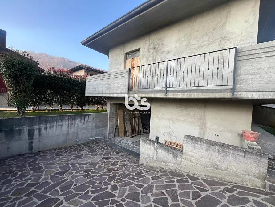 Immagine 7 di Villa in vendita  in via vincenzo bellini 27 a Castelli Calepio