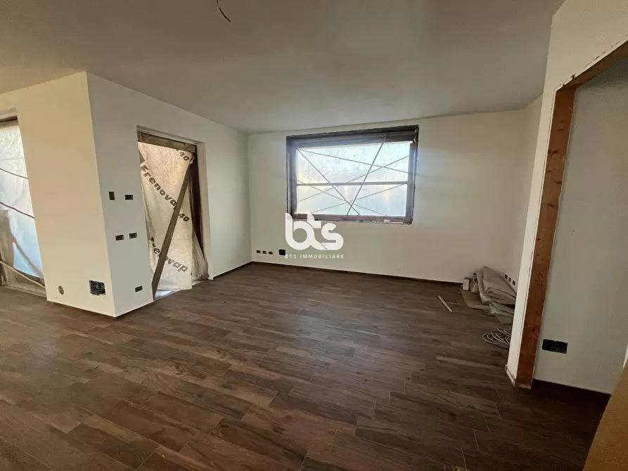 Immagine 17 di Villa in vendita  in via vincenzo bellini 27 a Castelli Calepio