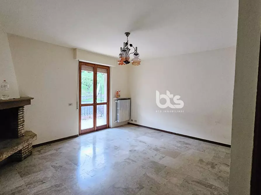 Immagine 3 di Appartamento in vendita  in via zanoli 5 a Adrara San Martino