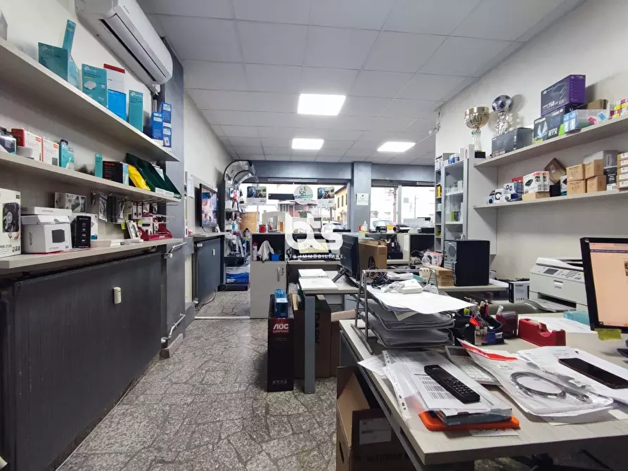 Immagine 2 di Locale commerciale in vendita  in Via Vittorio Veneto 25 a Grumello Del Monte