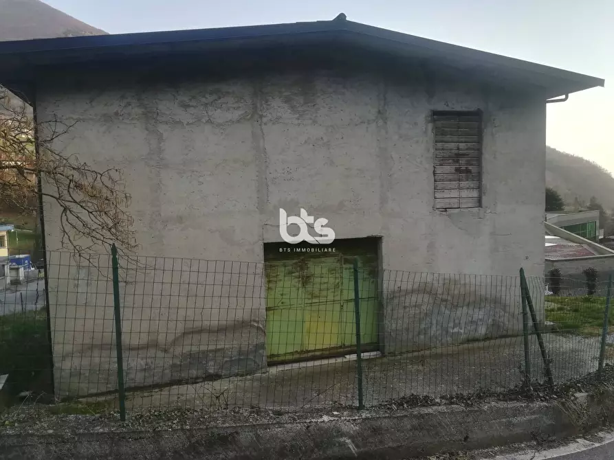 Immagine 3 di Magazzino in vendita  in via vizzanga 33 a Adrara San Martino