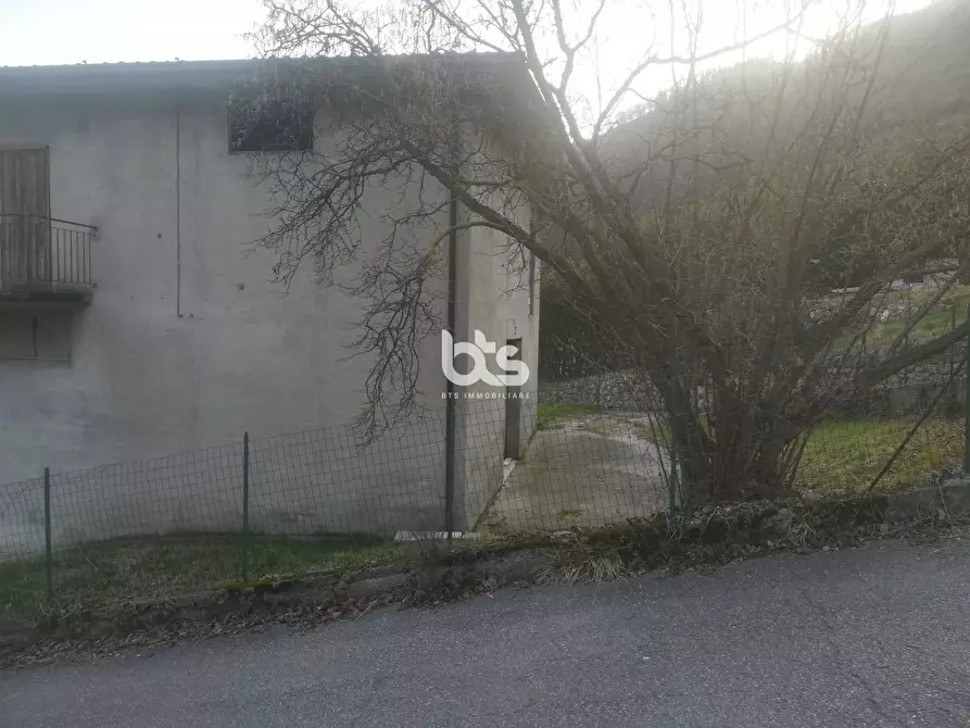 Immagine 4 di Magazzino in vendita  in via vizzanga 33 a Adrara San Martino