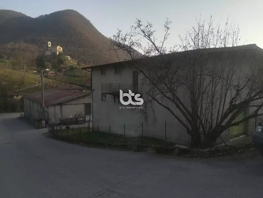 Immagine 5 di Magazzino in vendita  in via vizzanga 33 a Adrara San Martino