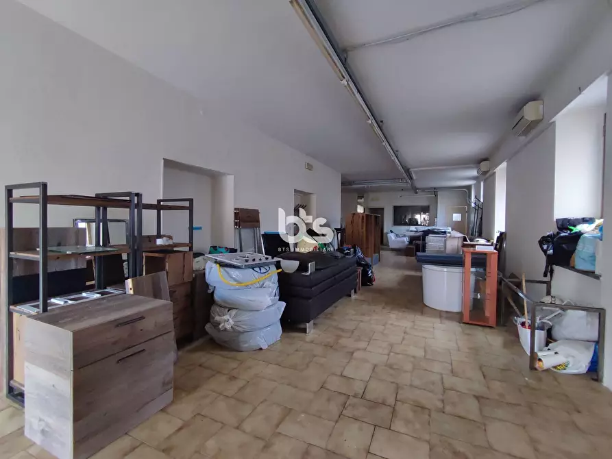 Immagine 4 di Attività commerciale in affitto  in via carebbio a Cazzago San Martino