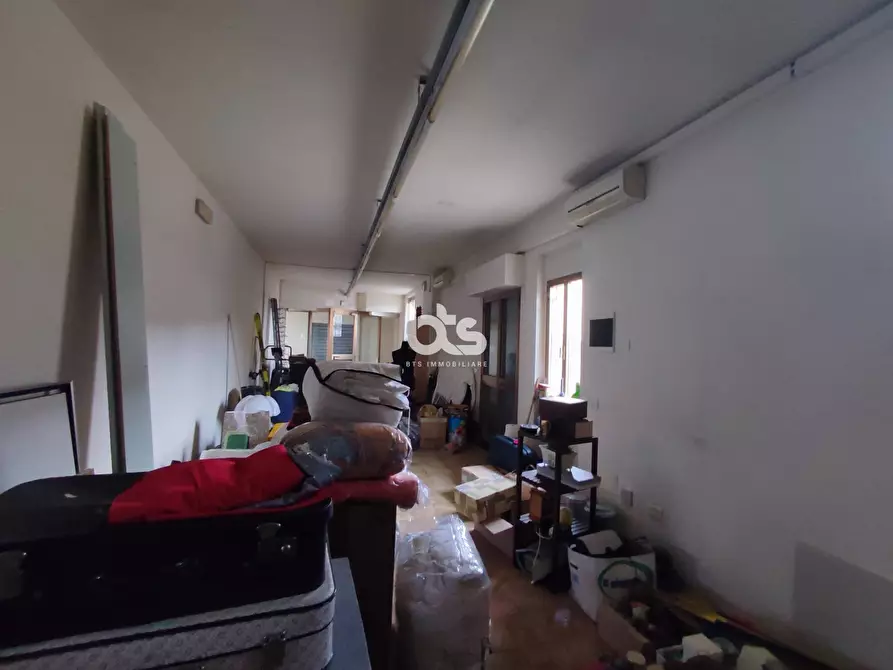 Immagine 7 di Attività commerciale in affitto  in via carebbio a Cazzago San Martino