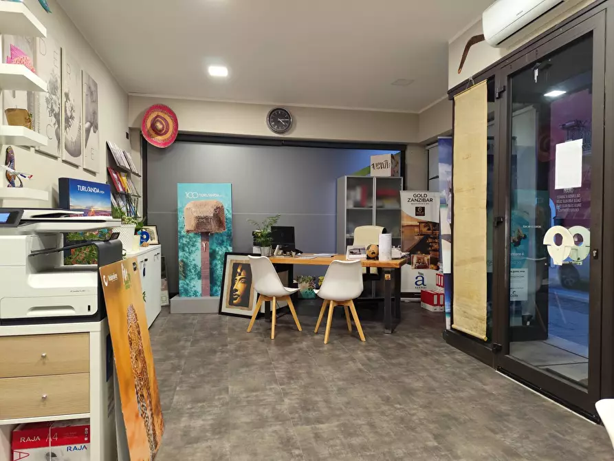 Immagine 1 di Ufficio in affitto  in via mirolte a Iseo