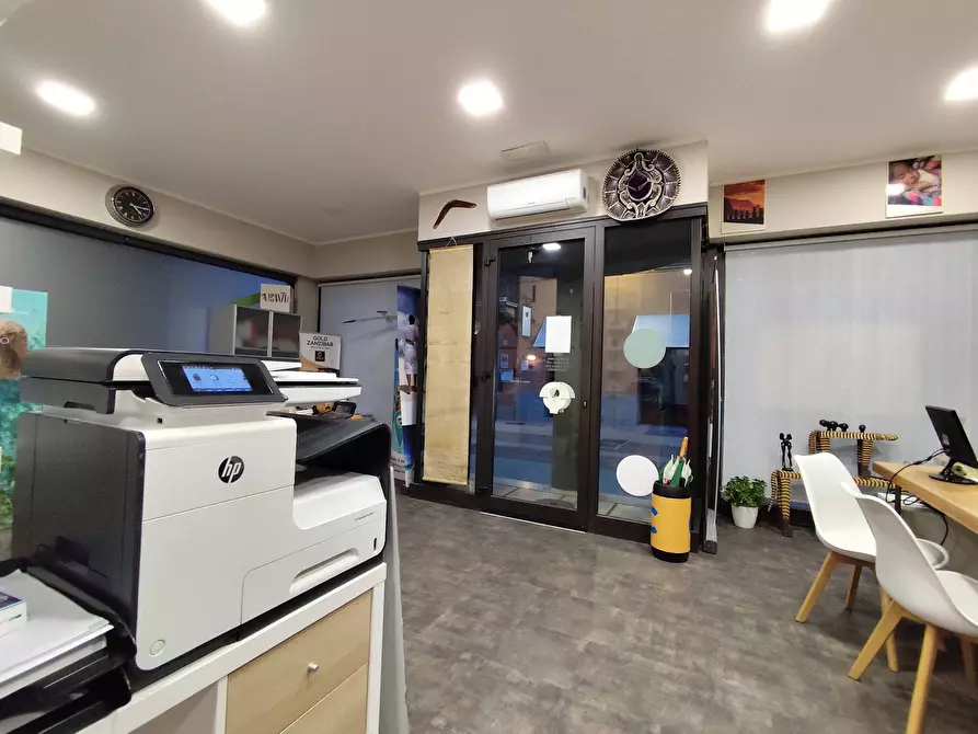 Immagine 3 di Ufficio in affitto  in via mirolte a Iseo