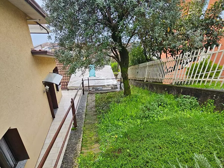 Immagine 16 di Appartamento in vendita  in via ronchelli 6 a Adrara San Martino