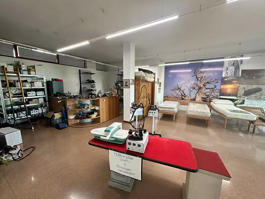 Immagine 9 di Attività commerciale in vendita  in Via Gramsci 1 a Coccaglio