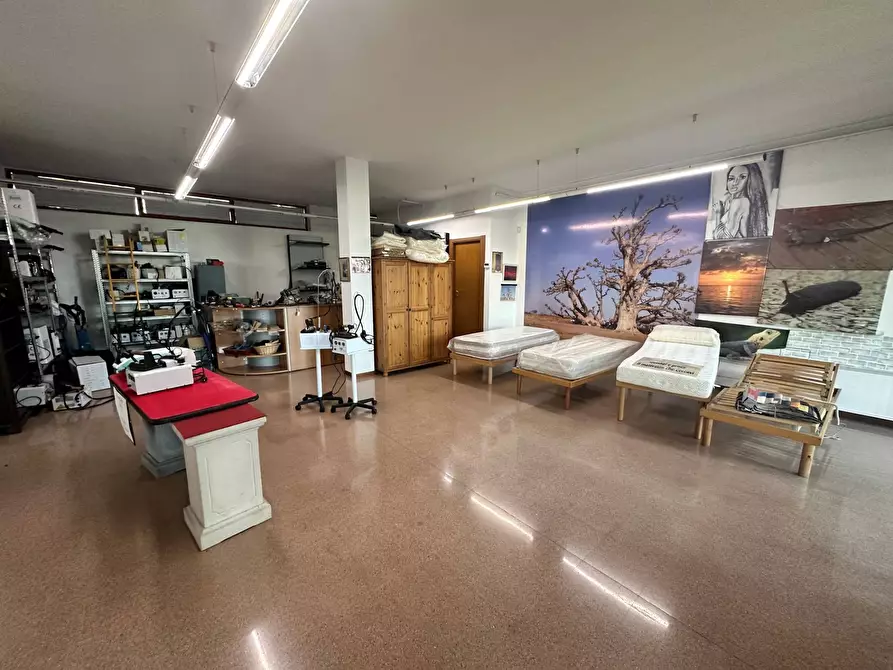 Immagine 8 di Attività commerciale in vendita  in Via Gramsci 1 a Coccaglio