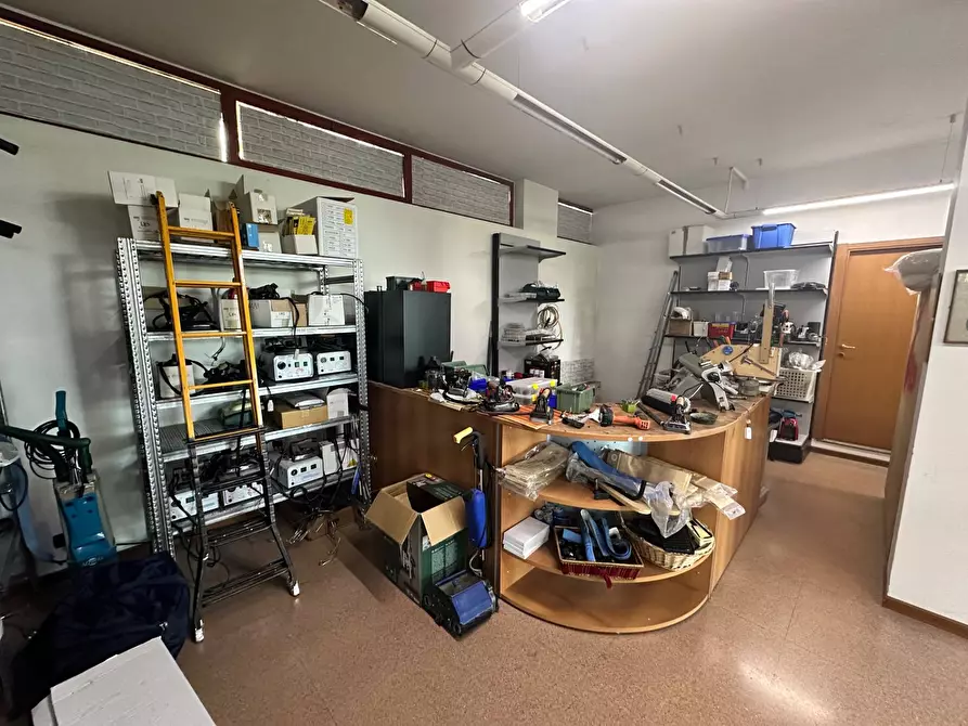 Immagine 10 di Attività commerciale in vendita  in Via Gramsci 1 a Coccaglio