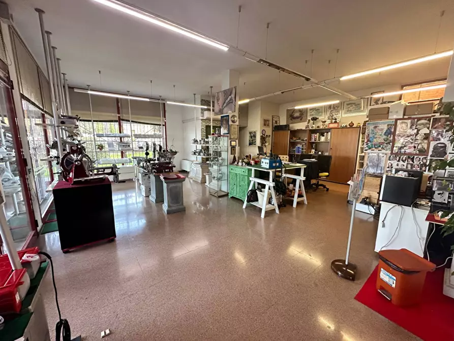 Immagine 5 di Attività commerciale in vendita  in Via Gramsci 1 a Coccaglio