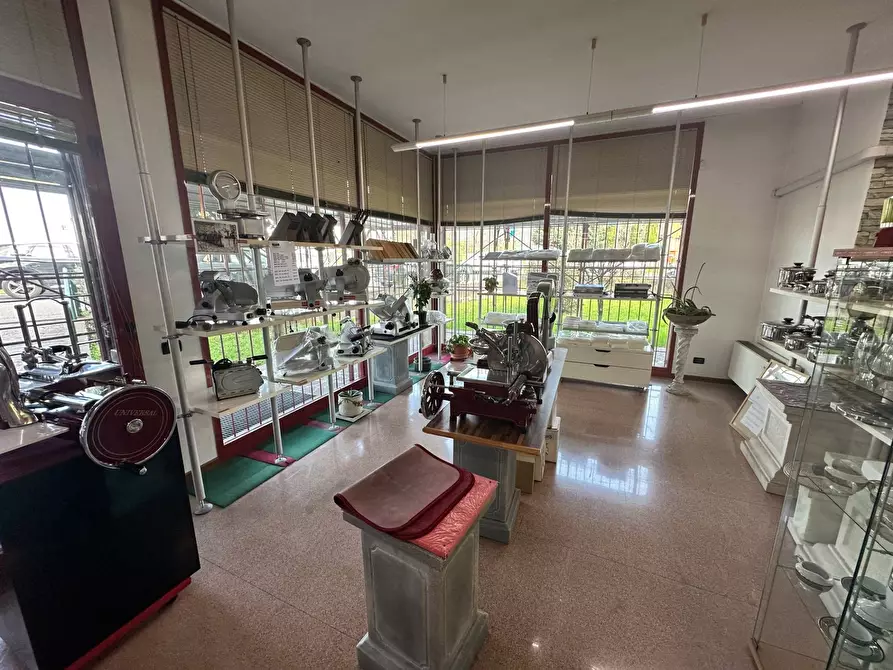 Immagine 6 di Attività commerciale in vendita  in Via Gramsci 1 a Coccaglio