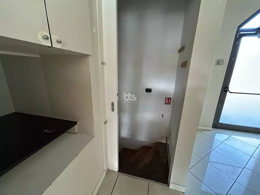 Immagine 11 di Locale commerciale in vendita  in via sarnico 11 a Capriolo