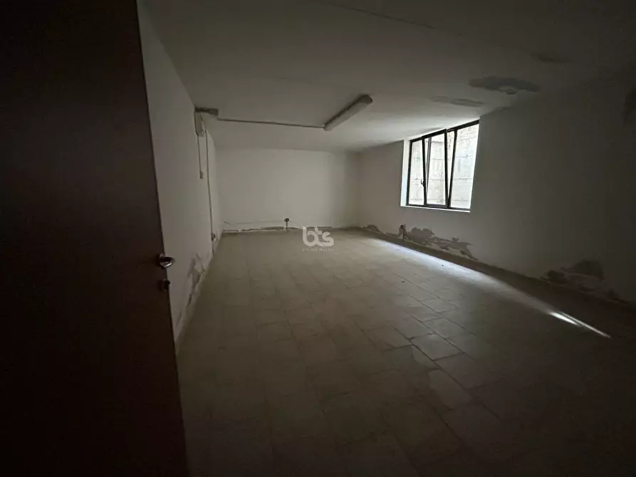 Immagine 16 di Locale commerciale in vendita  in via sarnico 11 a Capriolo