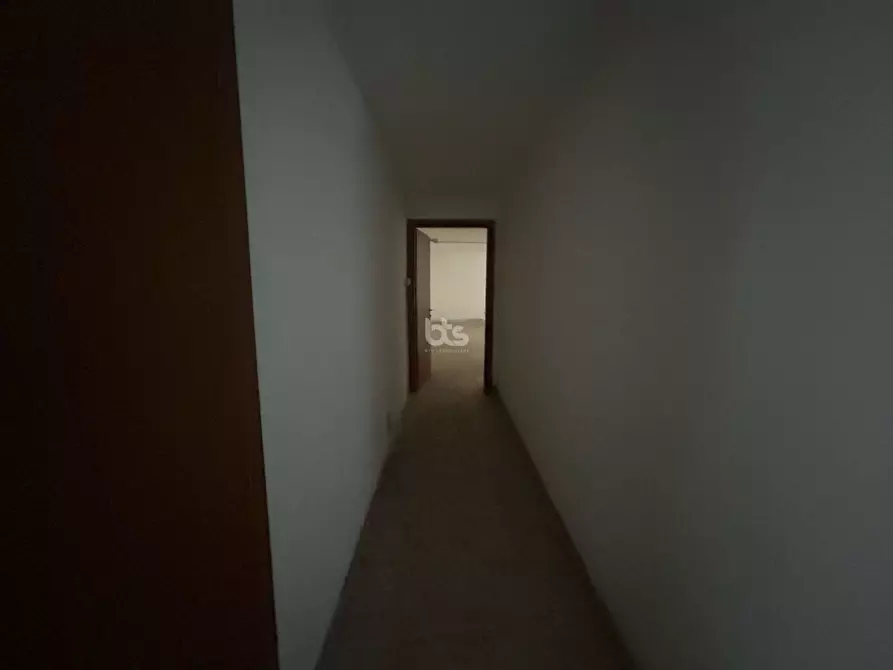 Immagine 19 di Locale commerciale in vendita  in via sarnico 11 a Capriolo