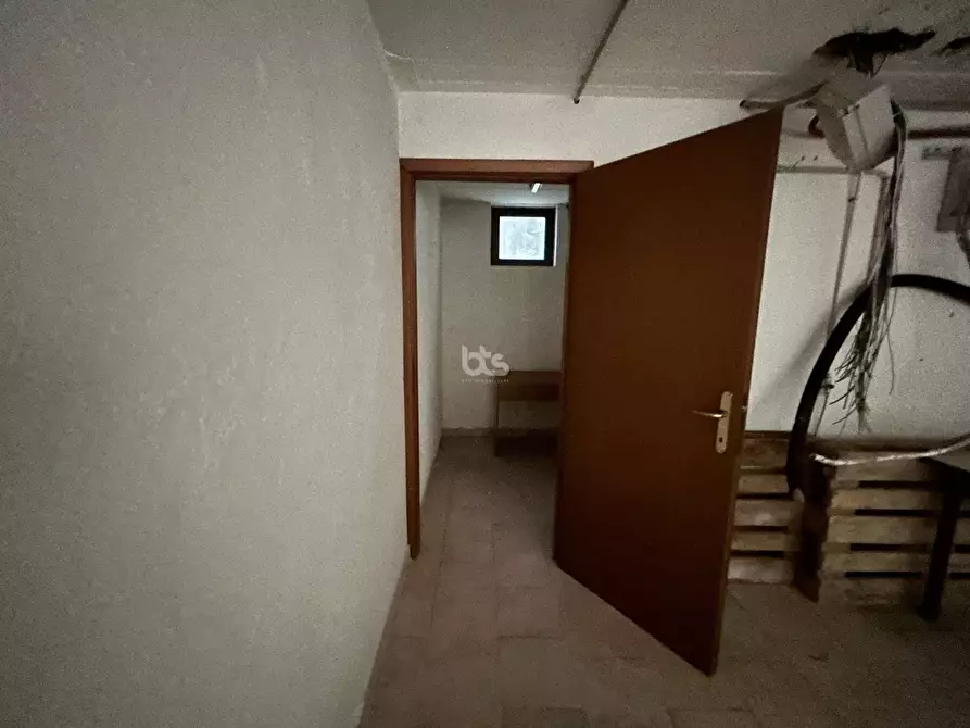 Immagine 21 di Locale commerciale in vendita  in via sarnico 11 a Capriolo