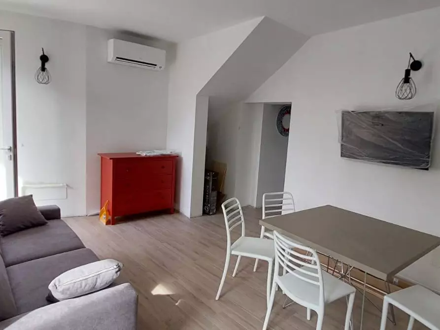 Immagine 2 di Appartamento in affitto  in VIA PIAZZE a Marone