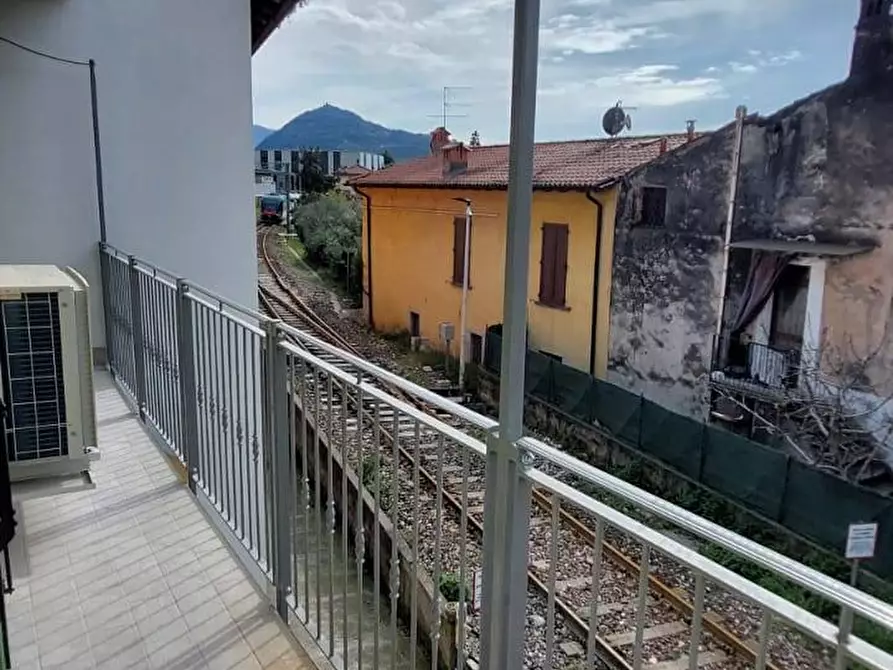 Immagine 11 di Appartamento in affitto  in VIA PIAZZE a Marone