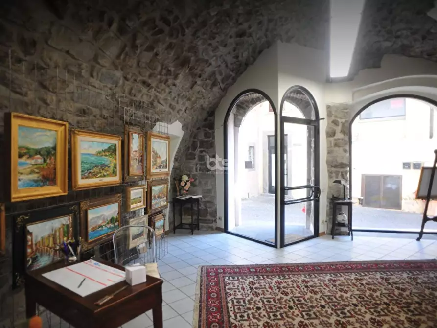 Immagine 12 di Locale commerciale in vendita  in via lantieri a Sarnico