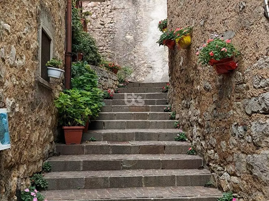 Immagine 4 di Rustico / casale in vendita  in via santa maria 1 a Adrara San Martino