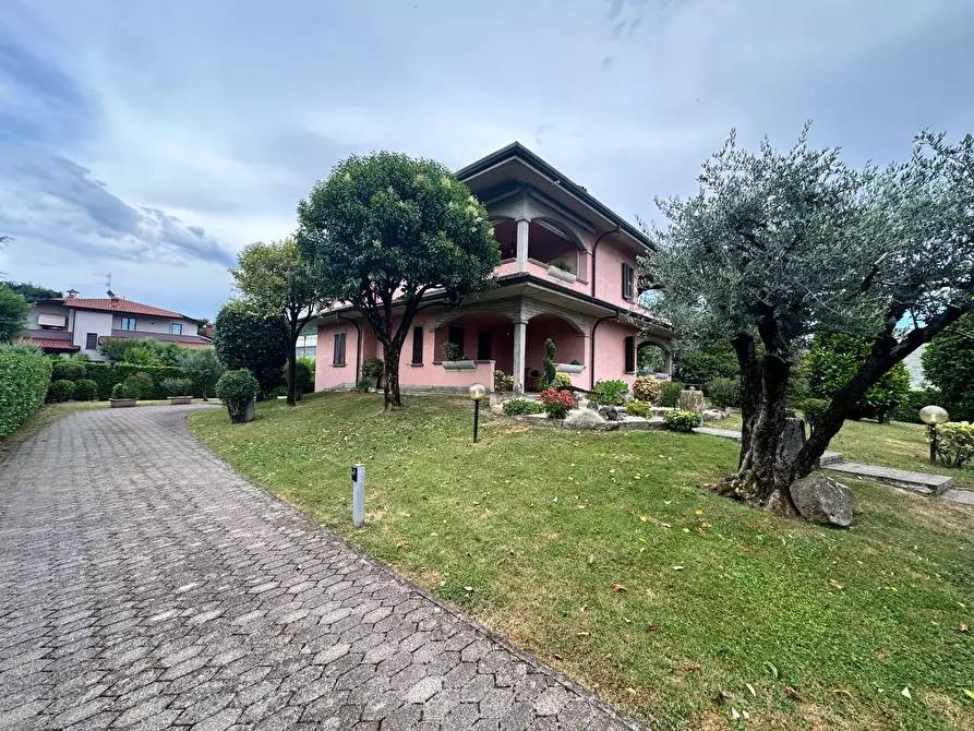 Immagine 3 di Villa in vendita  in Via Torrazze 7 a Brusaporto