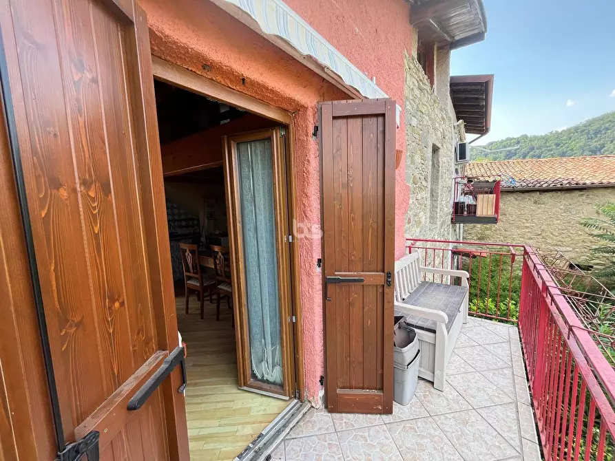 Immagine 6 di Appartamento in vendita  in via bossoletti 41 a Adrara San Martino