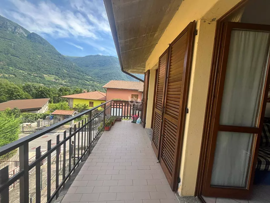 Immagine 5 di Appartamento in vendita  in via donizetti 89 a Adrara San Martino