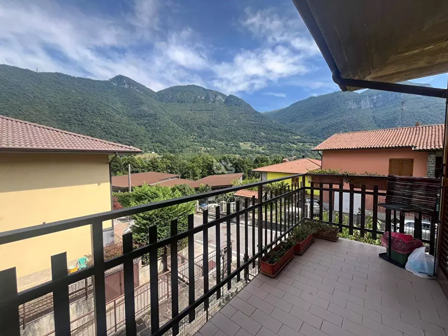 Immagine 6 di Appartamento in vendita  in via donizetti 89 a Adrara San Martino