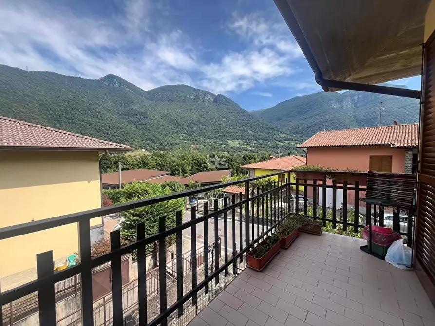 Immagine 10 di Appartamento in vendita  in via donizetti 89 a Adrara San Martino