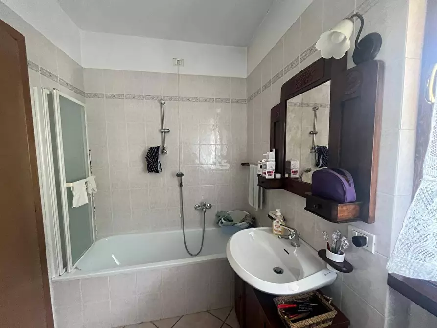 Immagine 13 di Appartamento in vendita  in via donizetti 89 a Adrara San Martino