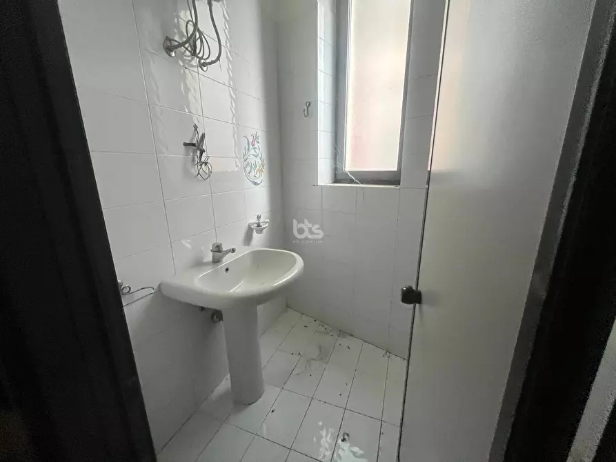 Immagine 7 di Locale commerciale in vendita  in via prati a Sarnico