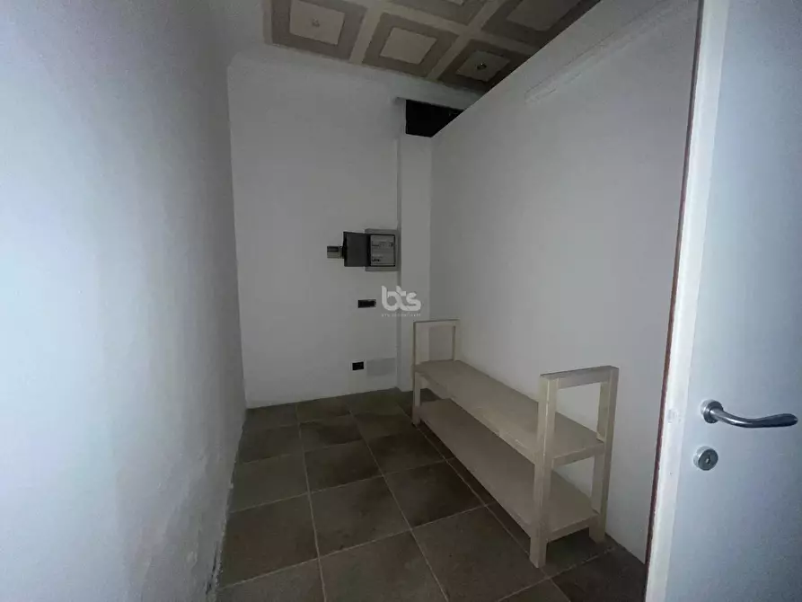 Immagine 8 di Locale commerciale in vendita  in via prati a Sarnico