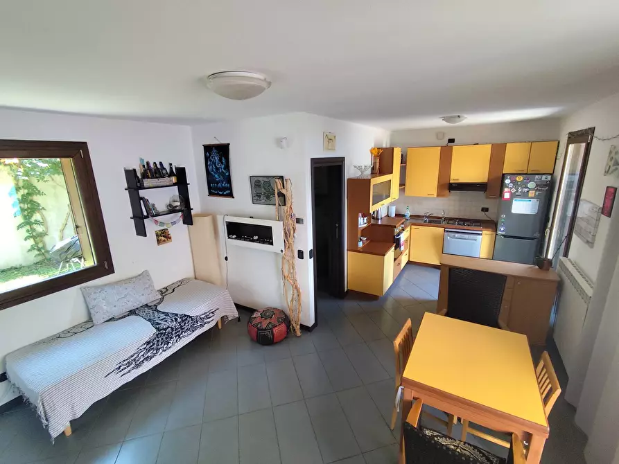 Immagine 5 di Appartamento in affitto  in via luigi motta a Sale Marasino