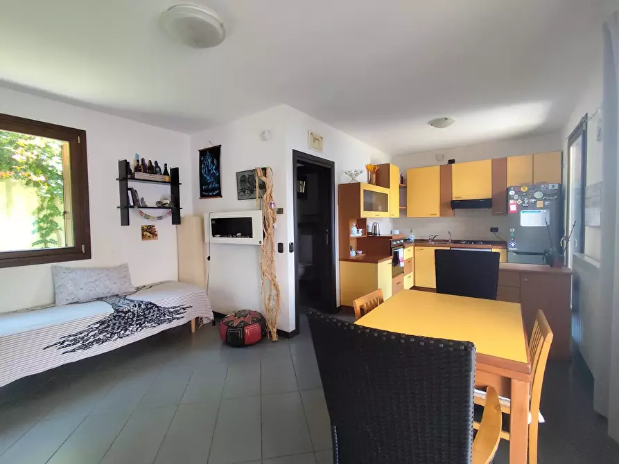 Immagine 10 di Appartamento in affitto  in via luigi motta a Sale Marasino