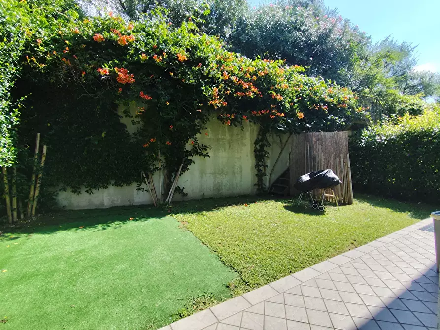 Immagine 20 di Appartamento in affitto  in via luigi motta a Sale Marasino