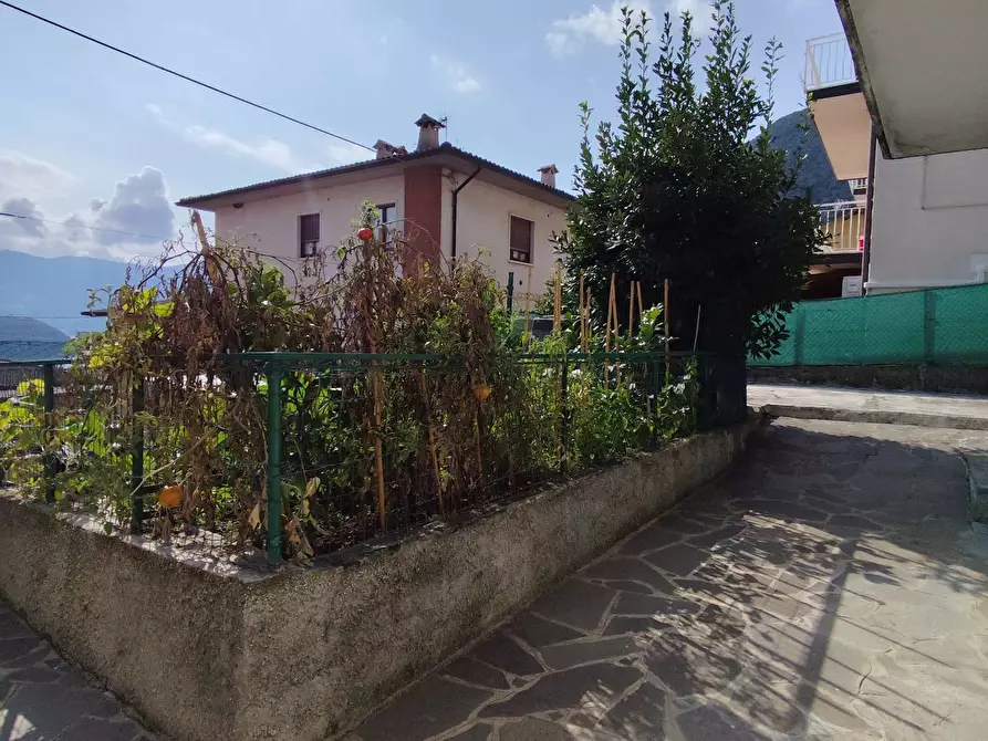 Immagine 10 di Appartamento in affitto  in VIA RIVOLTA a Tavernola Bergamasca