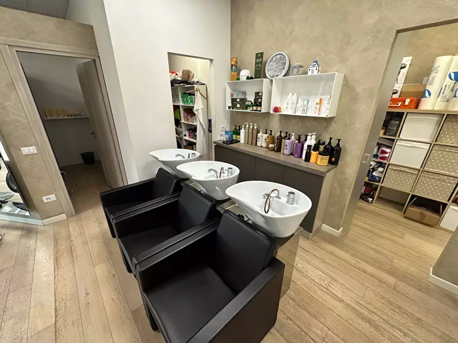 Immagine 6 di Attività commerciale in vendita  in Via Principe Umberto 15 a Adro