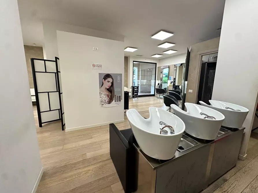 Immagine 5 di Attività commerciale in vendita  in Via Principe Umberto 15 a Adro