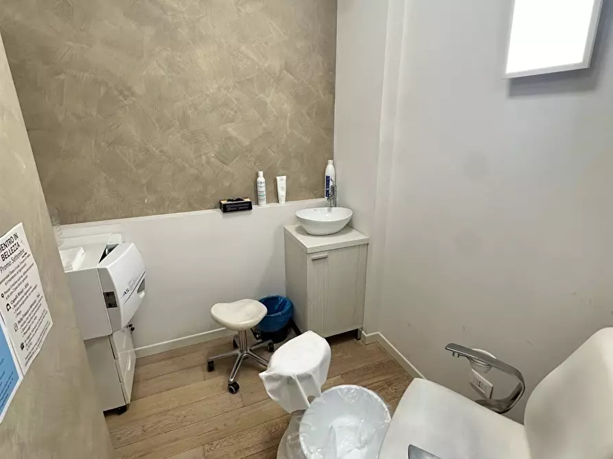 Immagine 9 di Attività commerciale in vendita  in Via Principe Umberto 15 a Adro