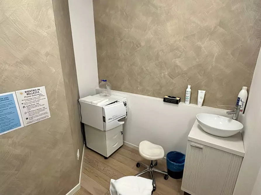 Immagine 10 di Attività commerciale in vendita  in Via Principe Umberto 15 a Adro