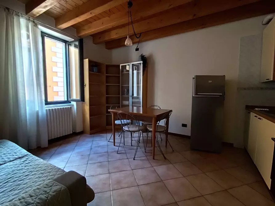 Immagine 1 di Appartamento in affitto  a Iseo