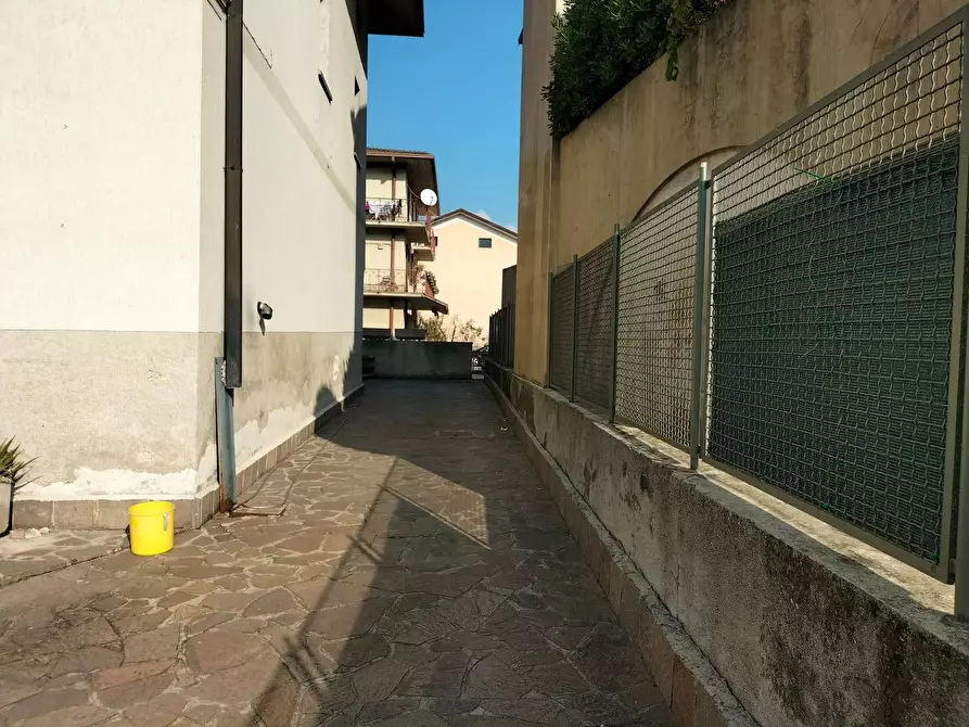 Immagine 3 di Casa indipendente in vendita  in PIAZZA MARCONI 12 a Capriolo