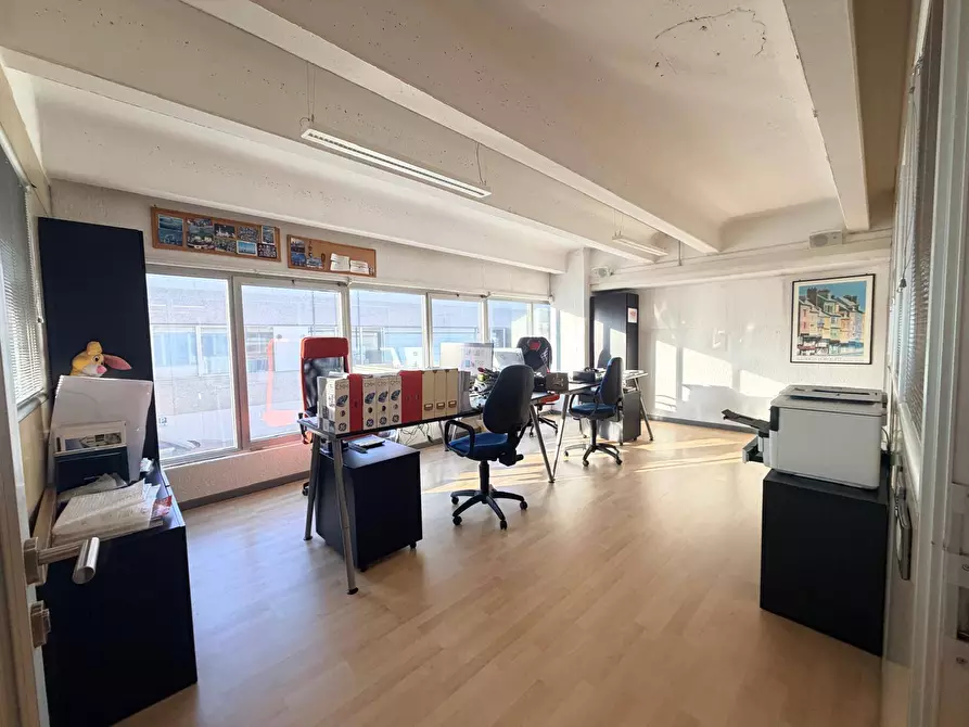 Immagine 1 di Magazzino in vendita  in Via Palazzolo 146 a Capriolo